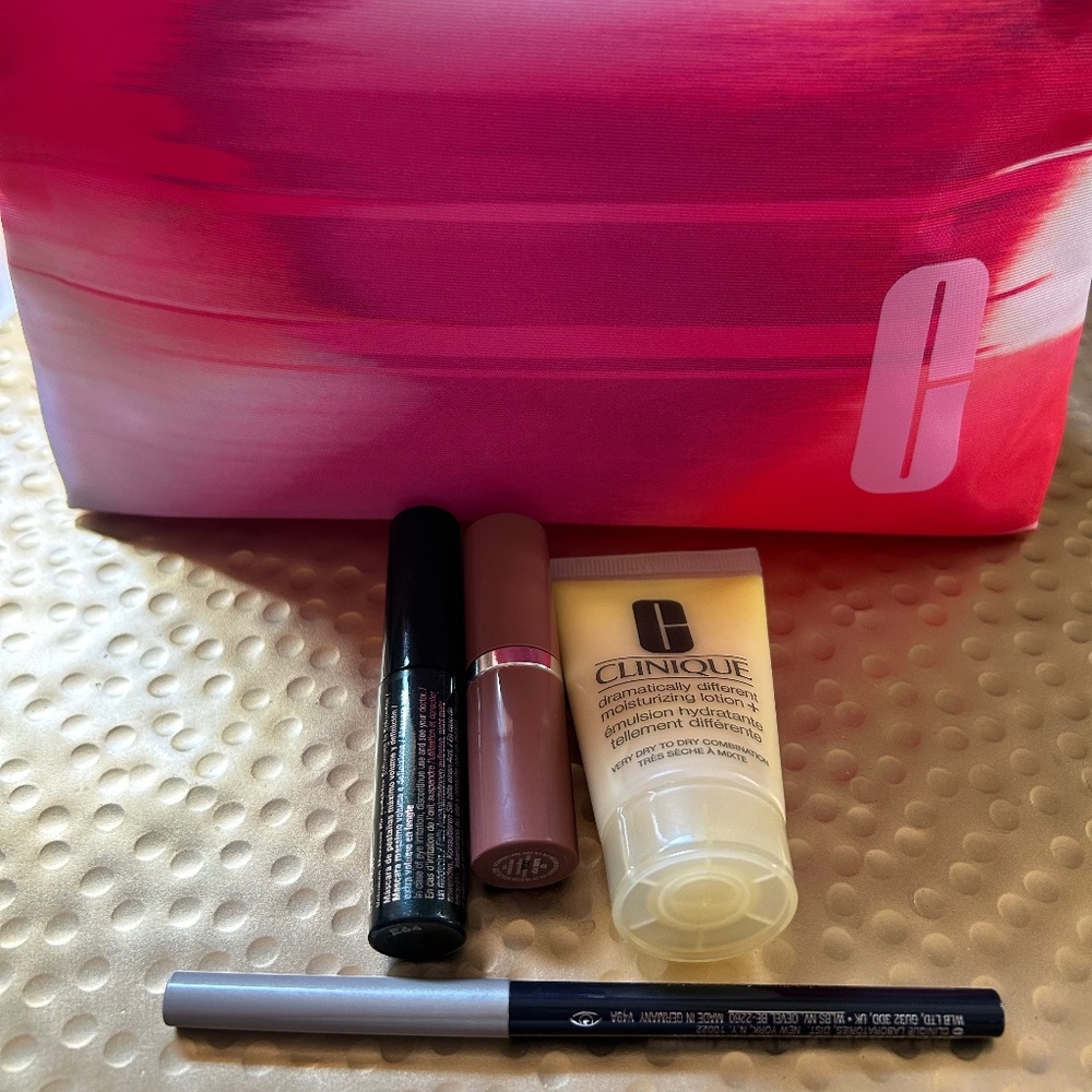 NEW Clinique Makeup Set Cosmetic Bag Bare Pop Lipstick Mascara Eyeliner Lotion